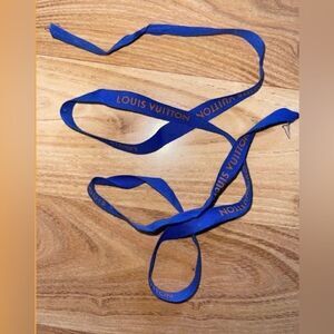 LOUIS VUITTON Gift String LOUIS VUITTON Gift String LOUIS VUITTON Gift S…